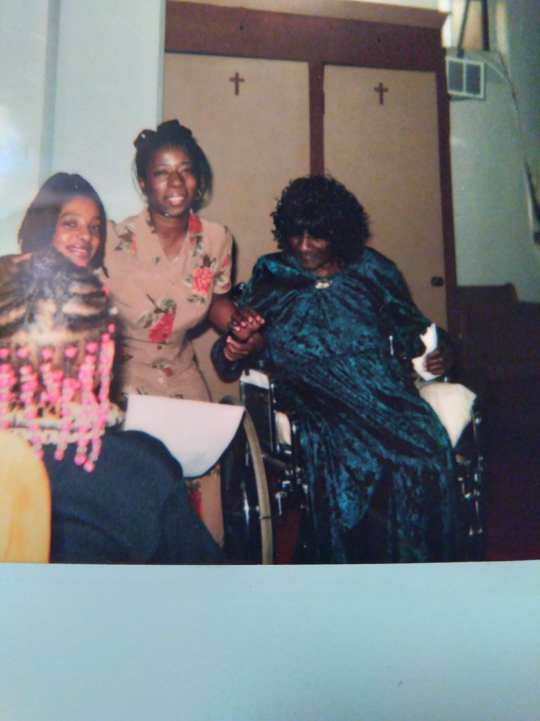 Katrina Smith, her sister Sherita and Katrina's mom Julia.