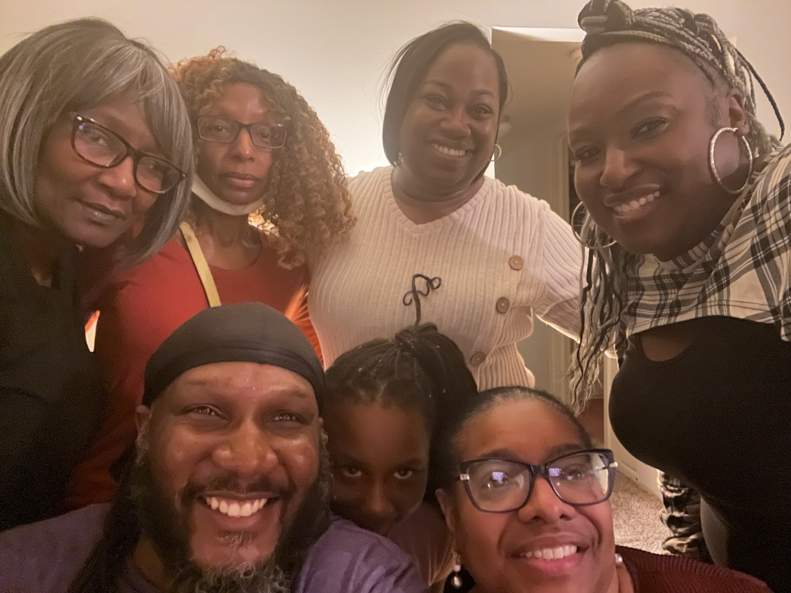 Sonja, Katrina, Dwyane, his daughter Jakiya , his friend Violet, Linda Talitha